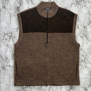 Woolrich | men’s size XL 100% Wool Woodchip full zip Vest quilted shoulder yoke